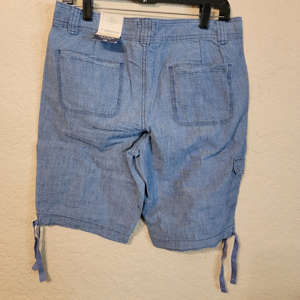 St. John's Bay Women's Chambray Bermuda Shorts Sz 8 NWT - Picture 2 of 4